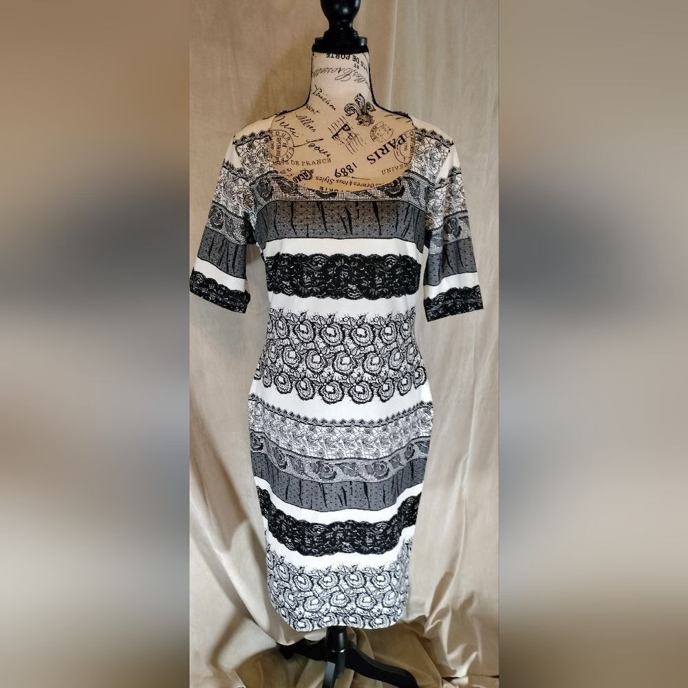 NWT!!! Kardashian Kollection Bodycon Off-White Dress w/Lace Print. Size XL.